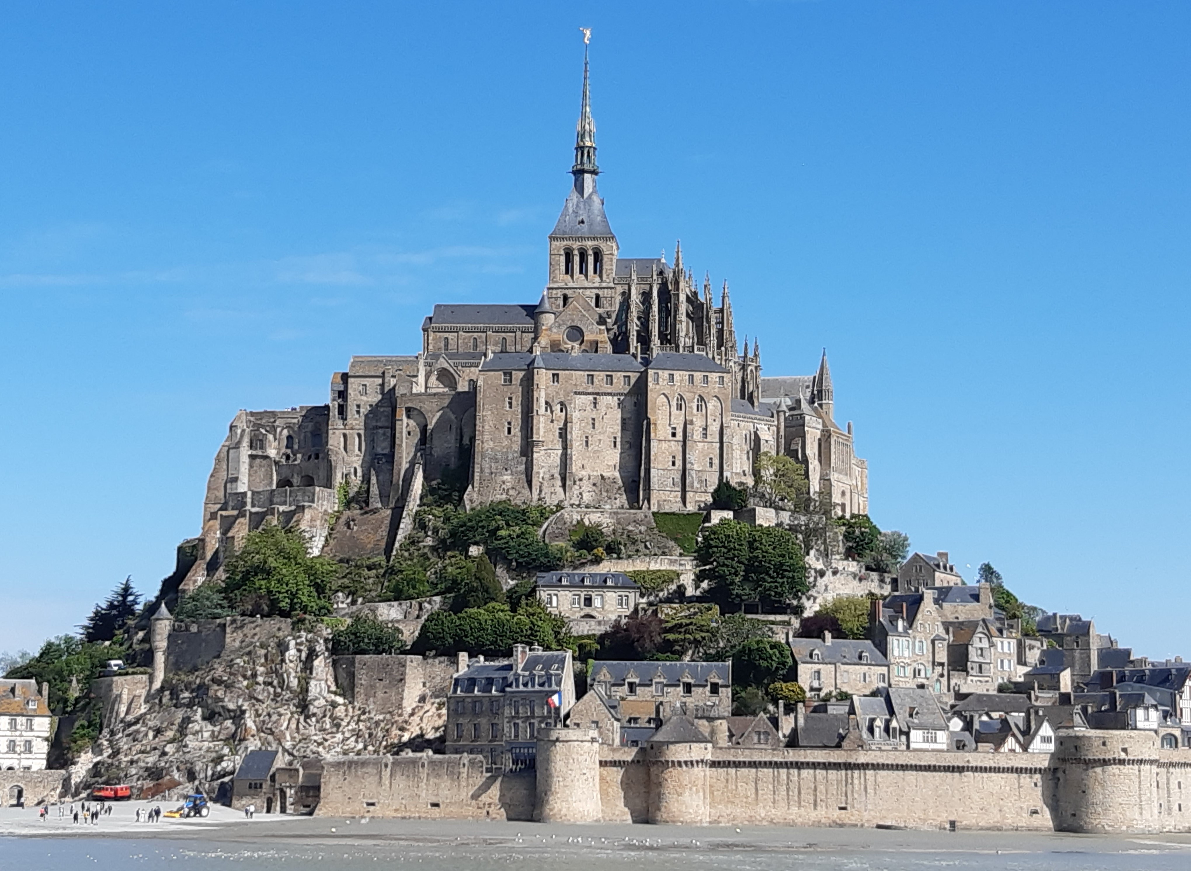 self guided tour mont st michel