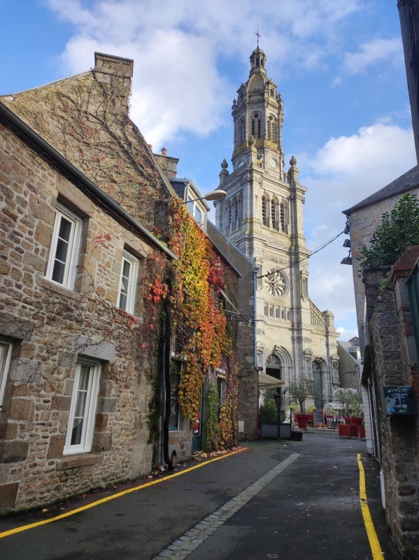 Quartier saint-Gervais basilique relique mont saint michel