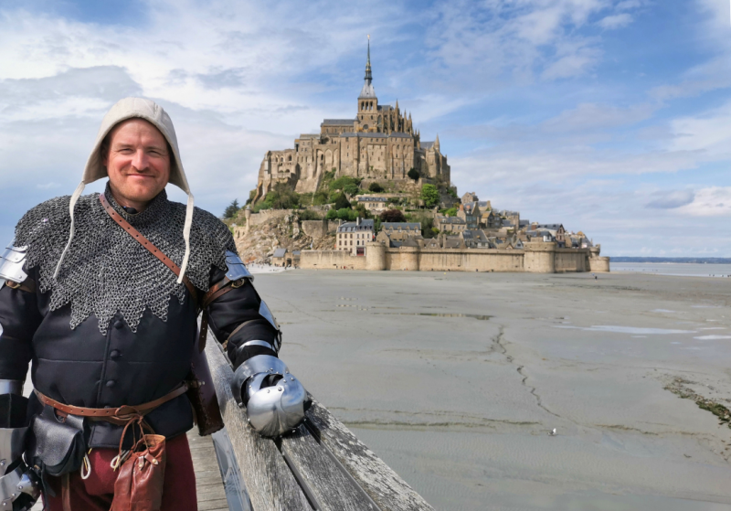 visite-guid-e-insolite-costumee-mont-saint-michel-766478